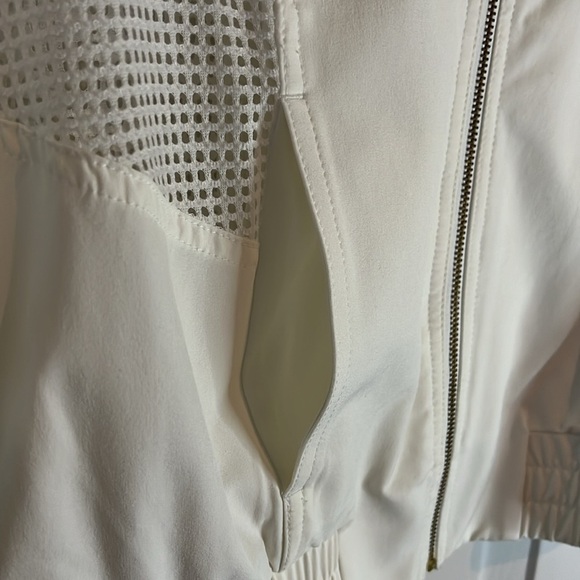 Chicos | Zenergy Neema Pieced Mesh Jacket White Size 1/Small Athlesiure - Picture 8 of 13